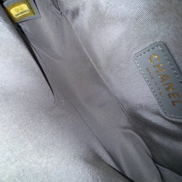 CHANEL LEATHER Boy Bag Dubai Gold - Picture 10 of 13